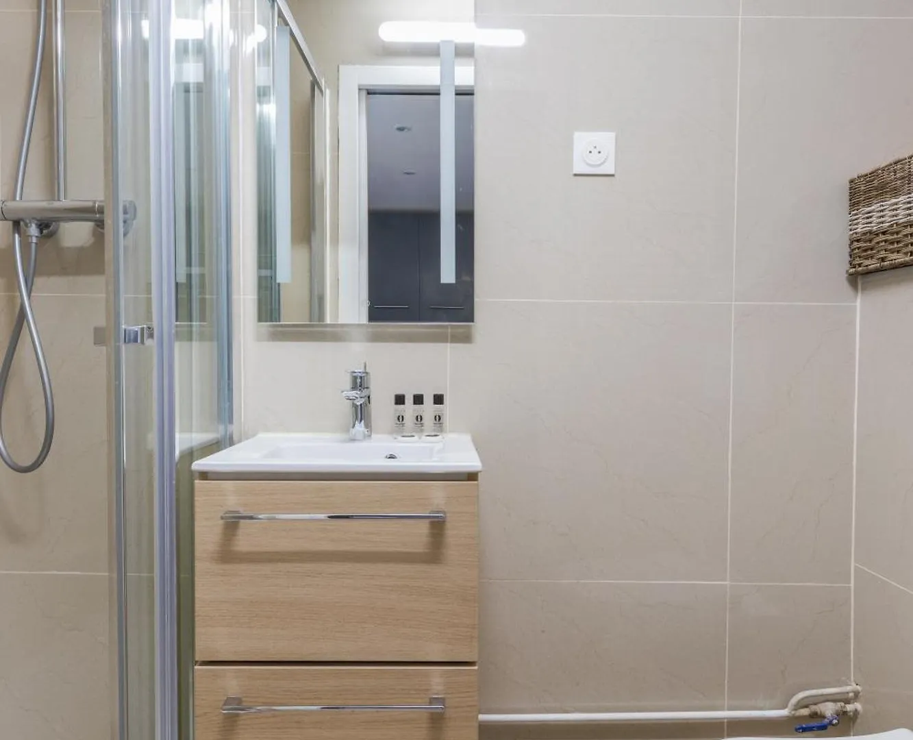 Orfila/gambetta: Magnifique 6p Apartment Paris